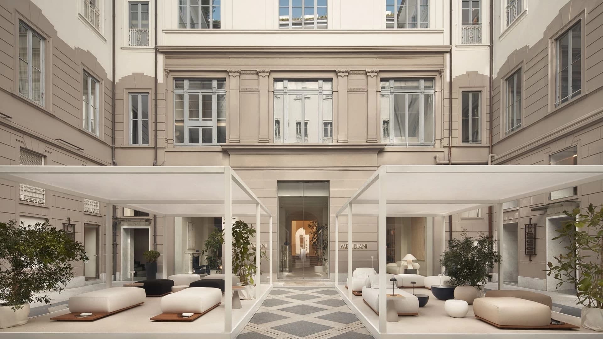meridiani-flagship-store-exterior-in-via-manzoni-milan-barberini-interiors