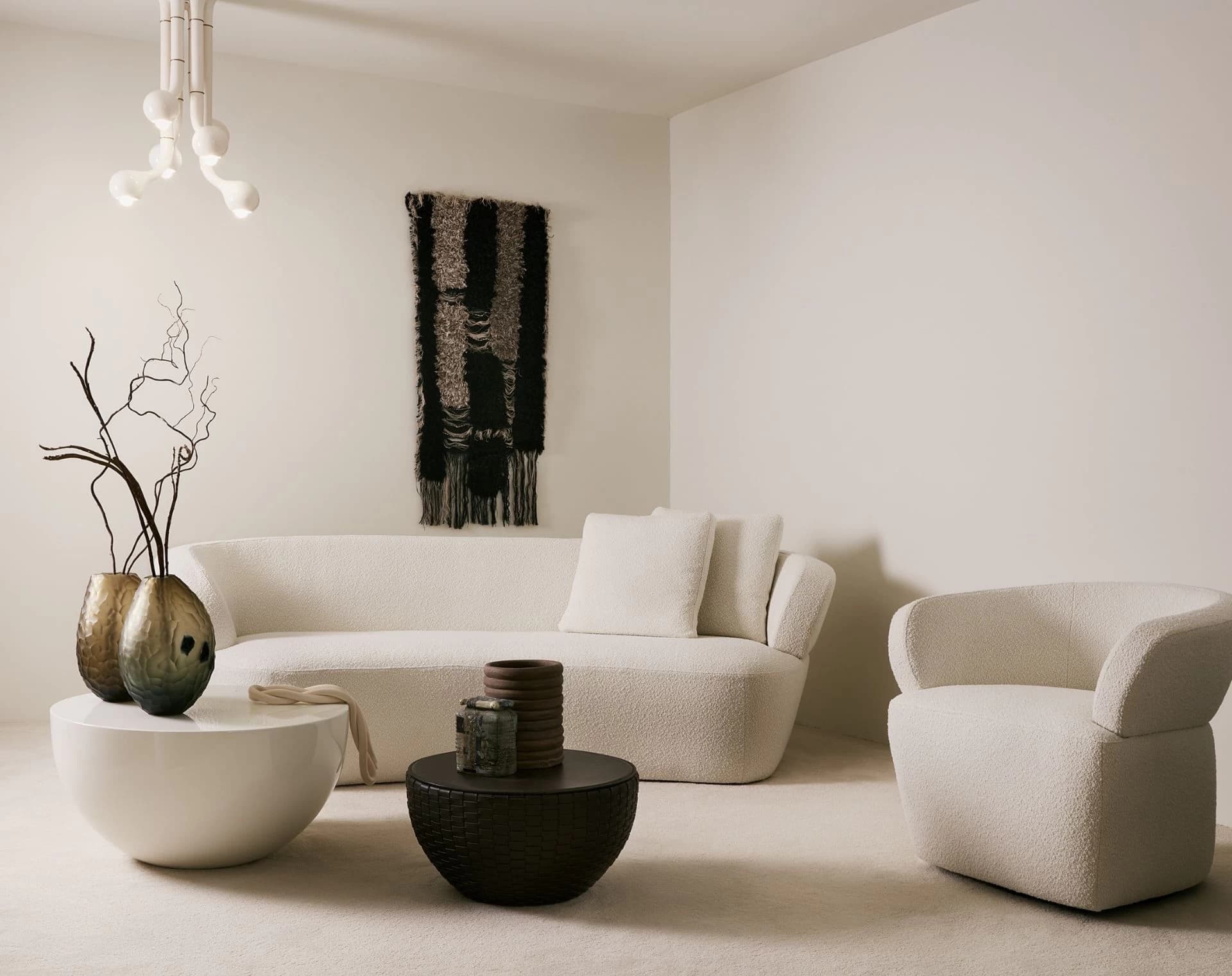 barberini-interiors-elegant-lounge-setting-in-the-meridiani-flagship-store