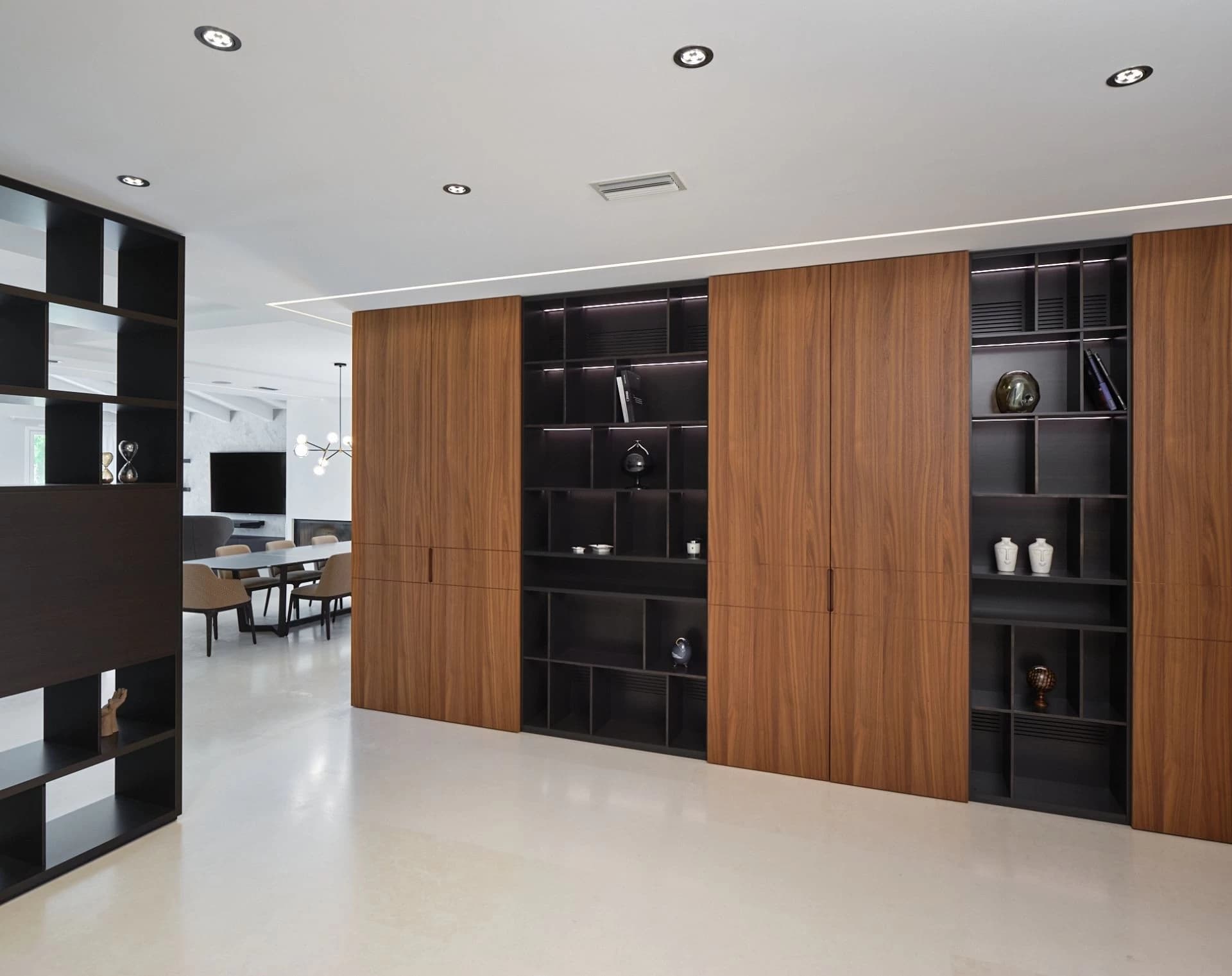 bespoke-residential-woodwork-recessed-display-shelves
